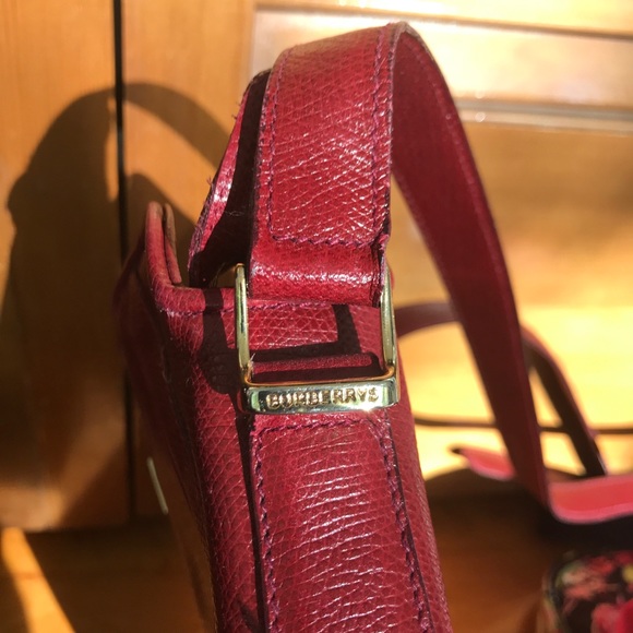 Rare Vintage Burberry’s Red Leather Stirrup Buckle Cross-Body Bag with COA - Picture 5 of 16